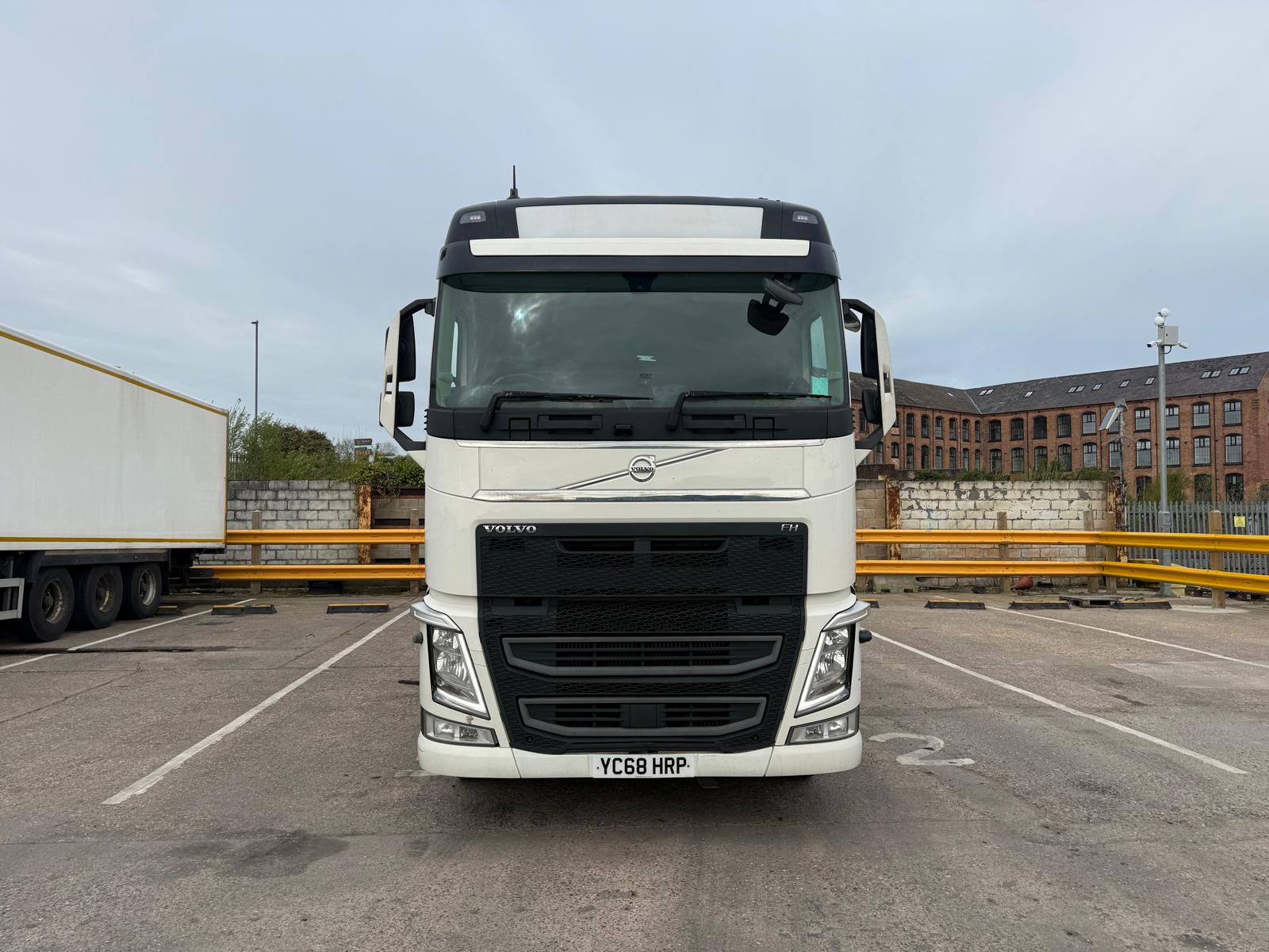 VOLVO FH500 — photo 2