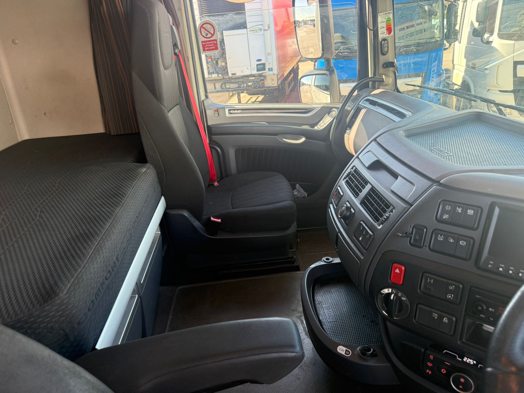 DAF XF480 — photo 7