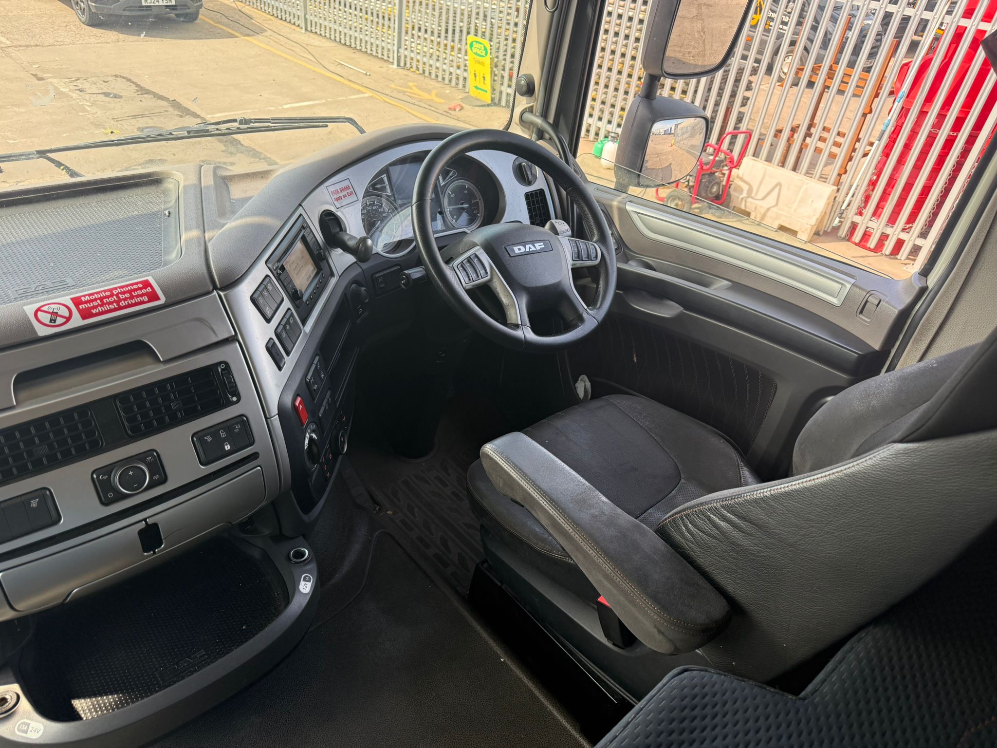 DAF XF480 — photo 7